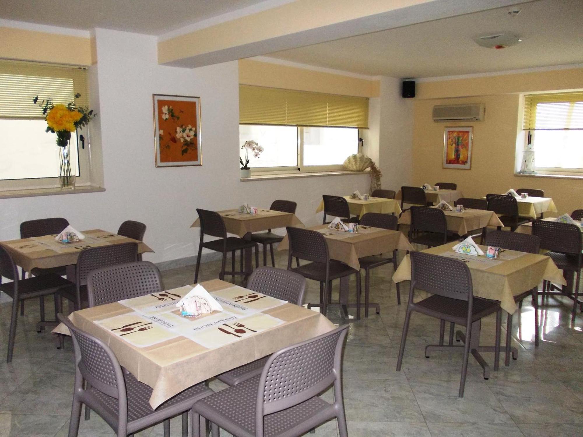 Hotel Solaria Rodi Garganico Esterno foto