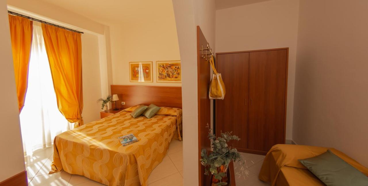 Hotel Solaria Rodi Garganico Esterno foto