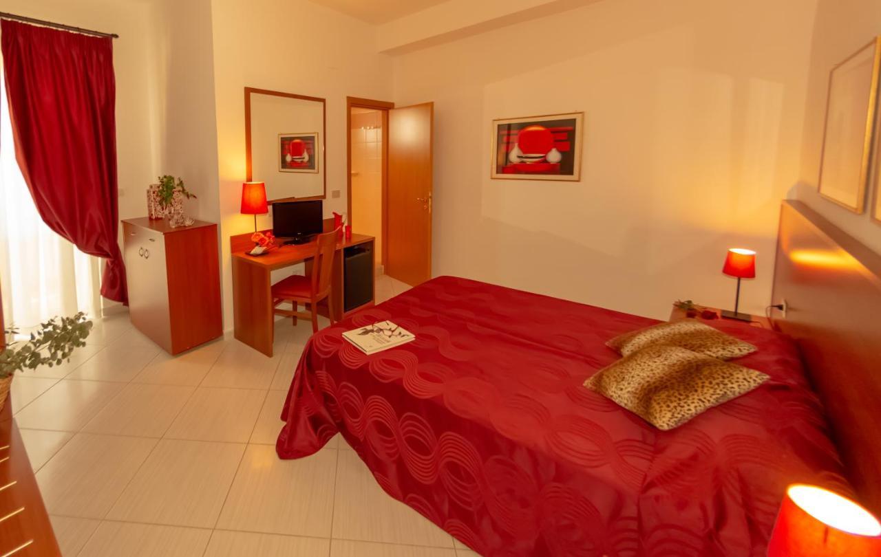 Hotel Solaria Rodi Garganico Esterno foto