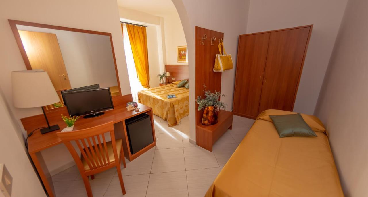 Hotel Solaria Rodi Garganico Esterno foto