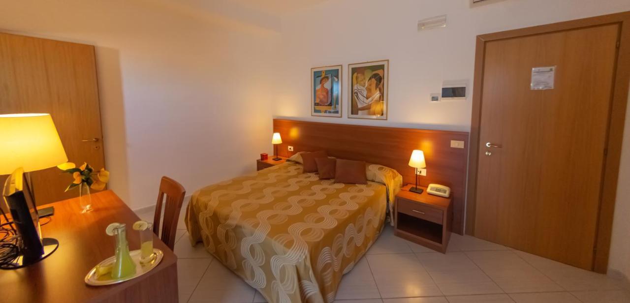 Hotel Solaria Rodi Garganico Esterno foto